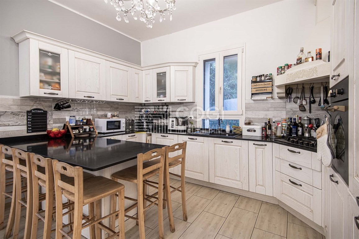 IMOLA - BELLISSIMA POSIZIONE E ZONA MOLTO PREGIATA