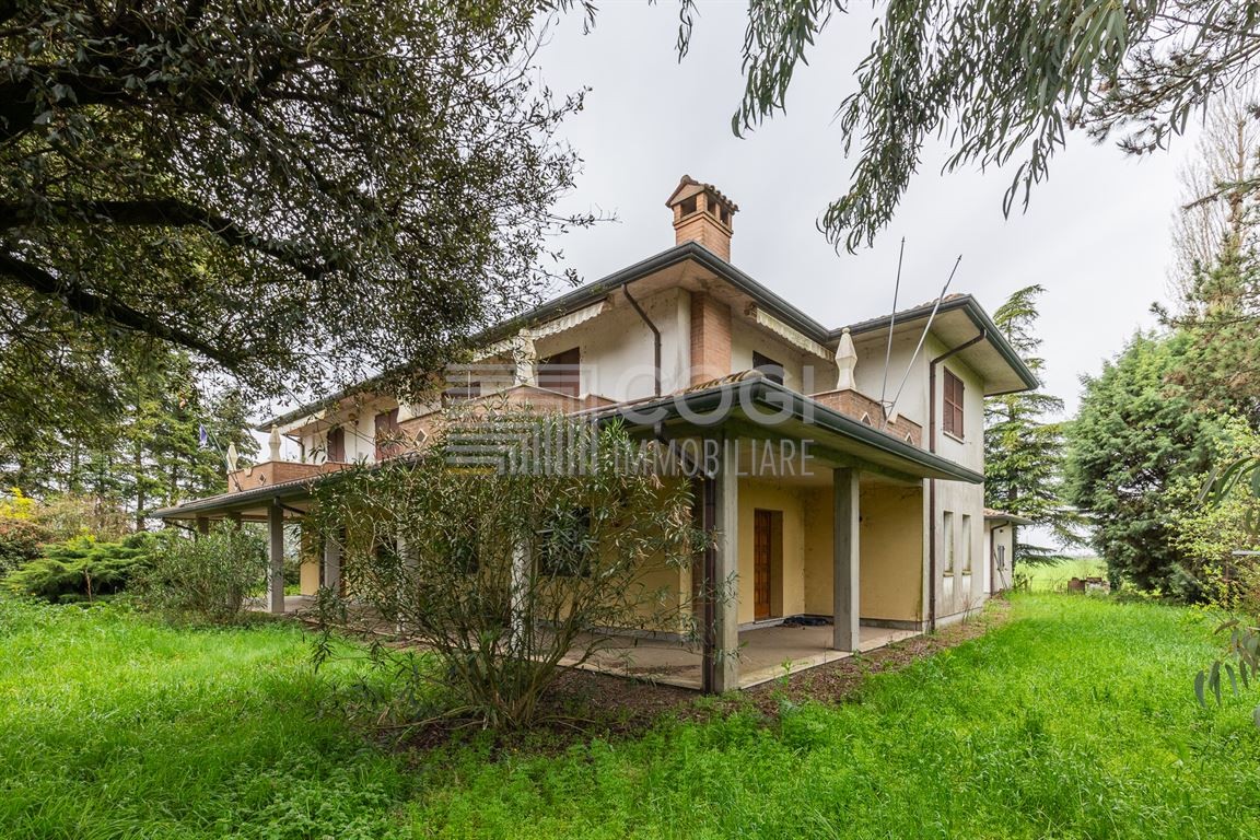 Villa bifamiliare ad Alfonsine: spazio, libertà e personalizzazione per la tua famiglia ? ??