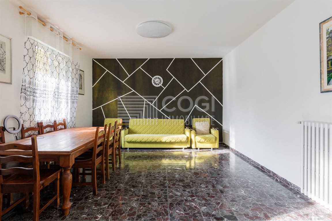 Spaziosa porzione di bifamiliare con ampio terrazzo e garage a Massa Lombarda