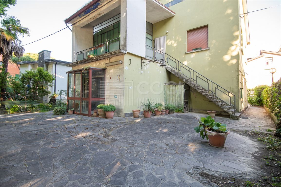 Appartamento al piano primo con ingresso indipendente!