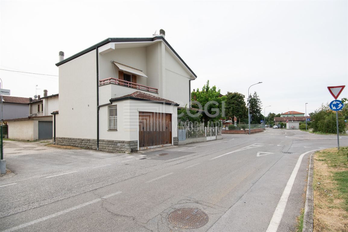 Casa indipendente in paese!
