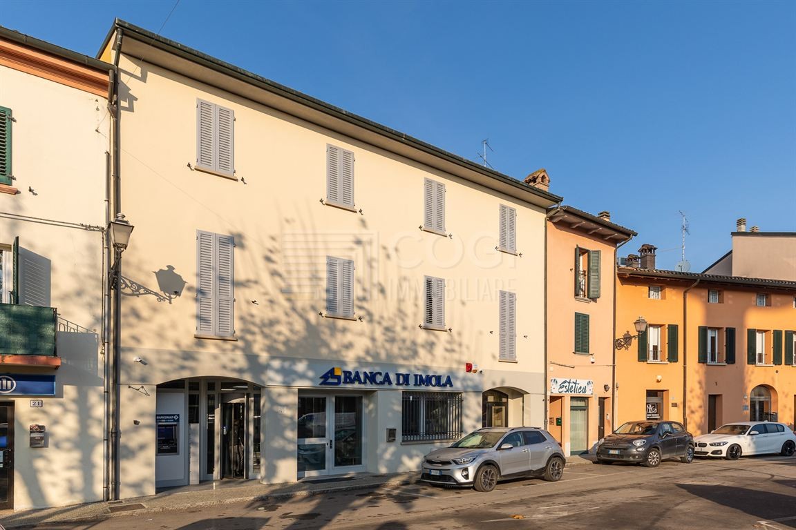 MORDANO CENTRO - DUE IMMOBILI, UN'UNICA OPPORTUNITA'